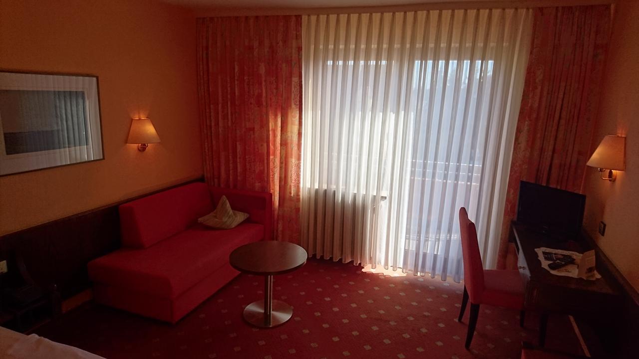 Hotel Am Schoenbuchrand Тюбинген Экстерьер фото