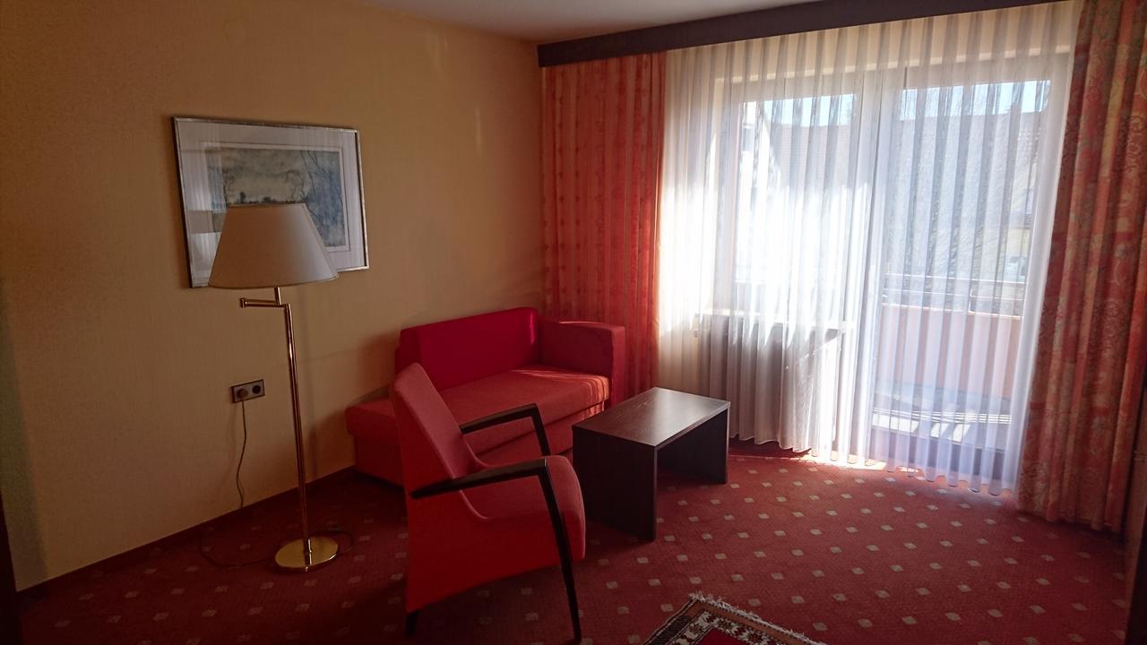 Hotel Am Schoenbuchrand Тюбинген Экстерьер фото