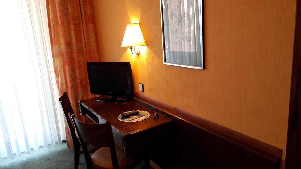 Hotel Am Schoenbuchrand Тюбинген Экстерьер фото